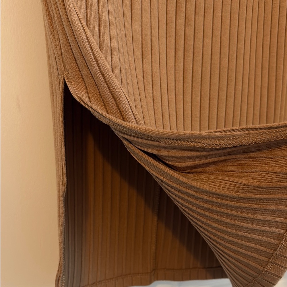 Old Navy Ribbed Two-Piece Set in Camel Brown - Picture 4 of 6